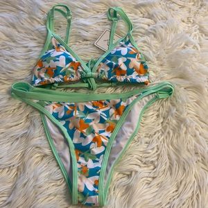 KAMONI Swim set bottom and top size L brand new with tags color green white